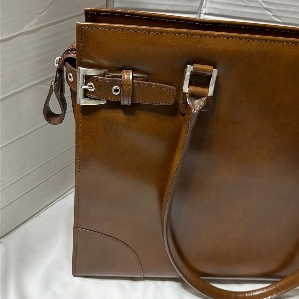 Franklin Covey leather bag with multiple compartments and padding. NWOT